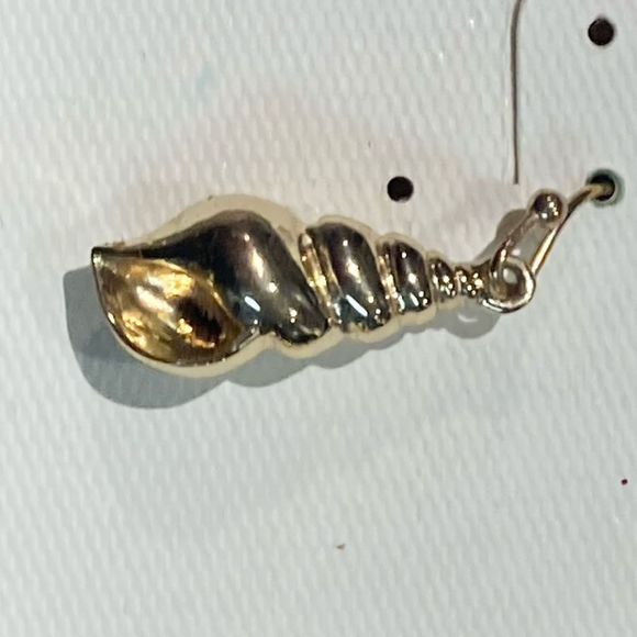 Earrings shell style by crown and ivy - Picture 2 of 2